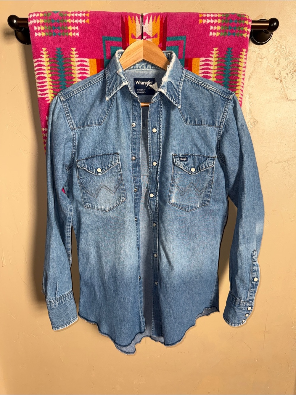 Wrangler men’s distressed denim shirt Vintage 80’s size small/medium see tag